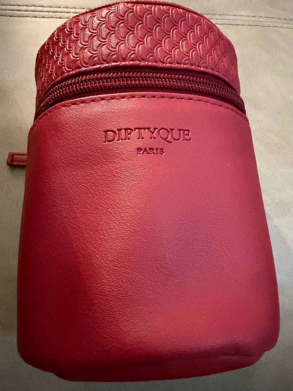 Diptyque Paris x Qatar Airways Red Travel Cosmetic Toiletry Bag Formia